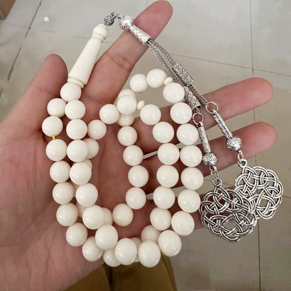 أبيض كركوشة فضة